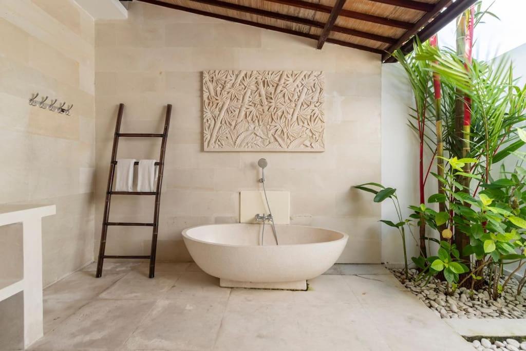 Villa West Indies Ubud, Close To Ubud Center Εξωτερικό φωτογραφία
