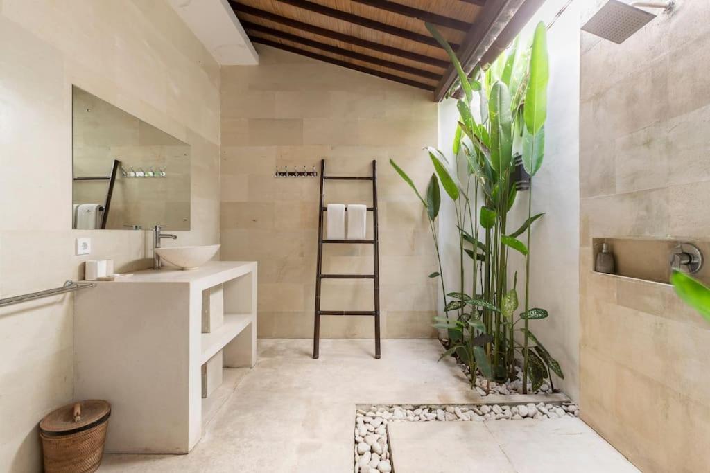 Villa West Indies Ubud, Close To Ubud Center Εξωτερικό φωτογραφία