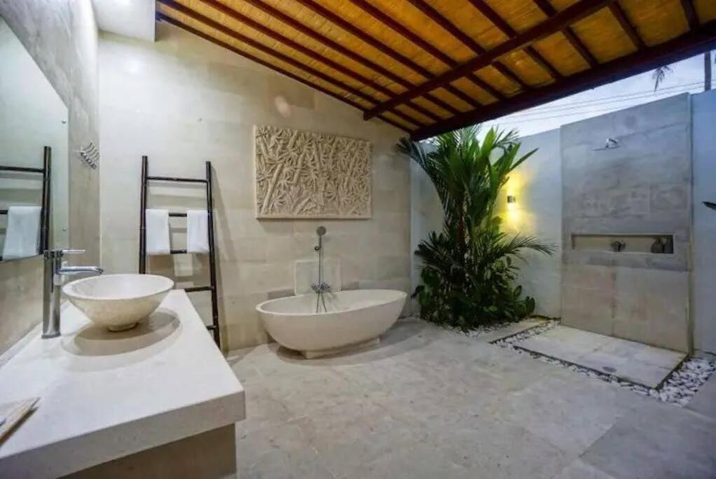 Villa West Indies Ubud, Close To Ubud Center Εξωτερικό φωτογραφία